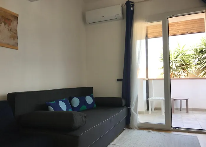 Alise Holidays 6 *
